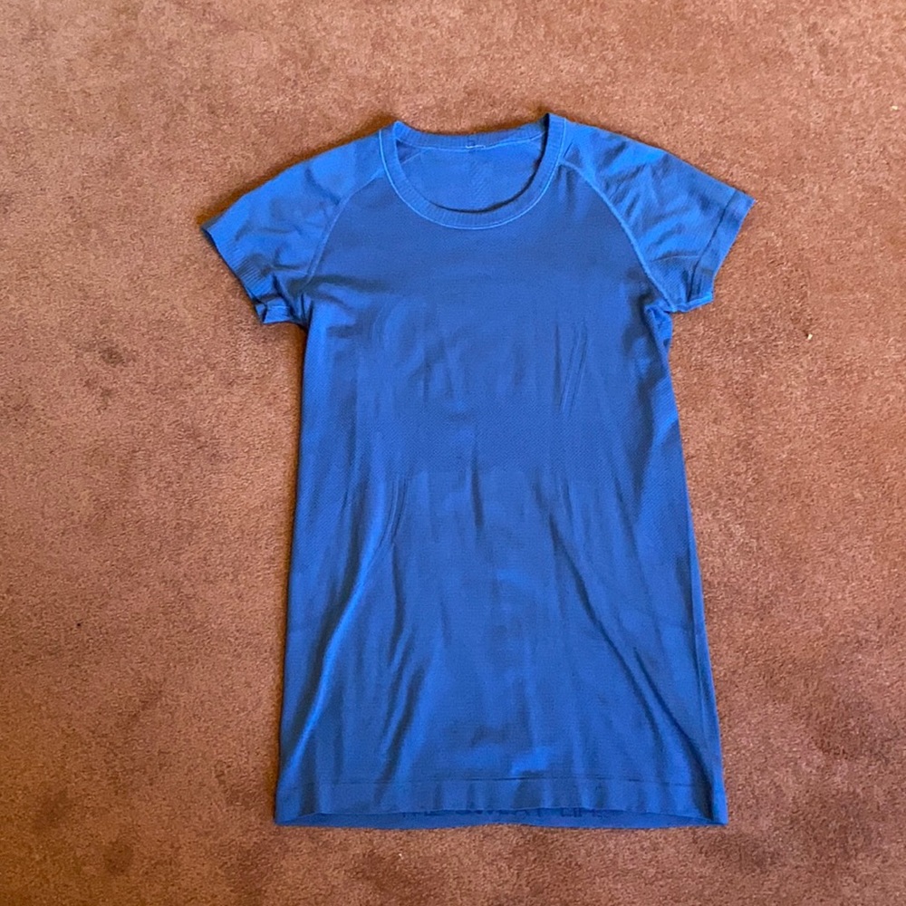 Lululemon t shirt